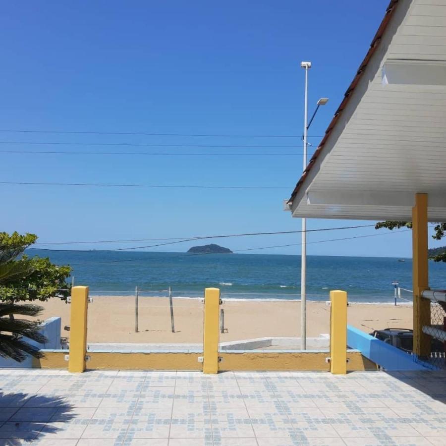 Mansao Ouro Verde Vlc Frente Para O Mar Com Piscina Piçarras エクステリア 写真