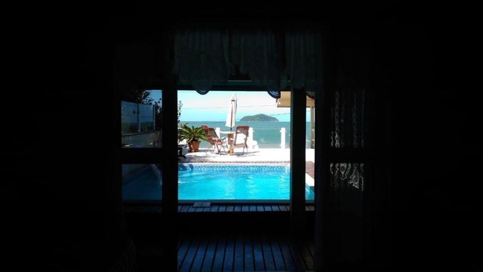 Mansao Ouro Verde Vlc Frente Para O Mar Com Piscina Piçarras エクステリア 写真